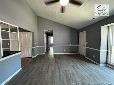 Foto del edificio - 5716 5 Sisters Ct