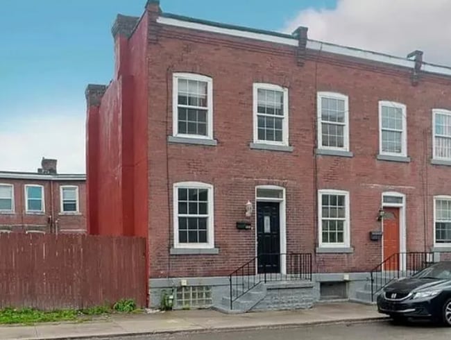 Building Photo - 4637 Plummer St