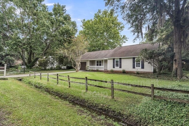 Photo - 18 Paddlecreek Ave House