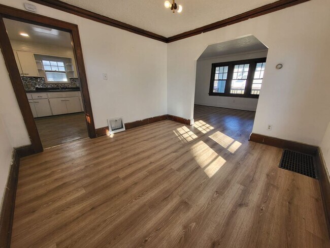 Building Photo - 958 Mercer Ave