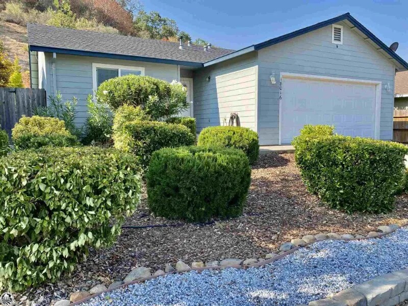 Foto principal - 18016 Clouds Rest Rd