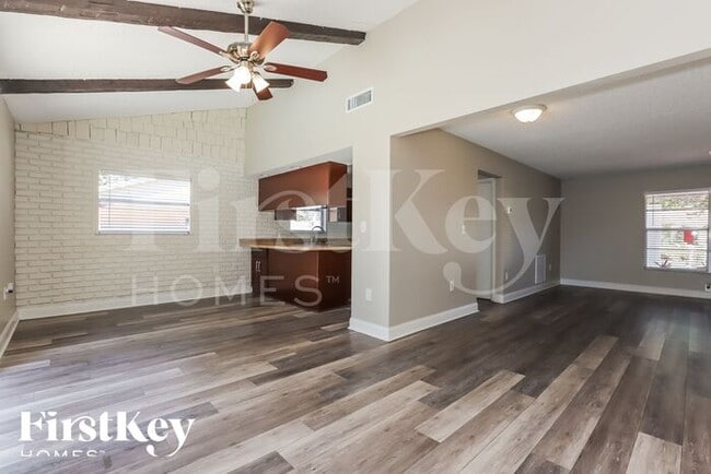 Foto del edificio - 208 Ravenway Dr