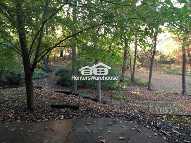 Foto del edificio - 3750 Pilot Knob Rd