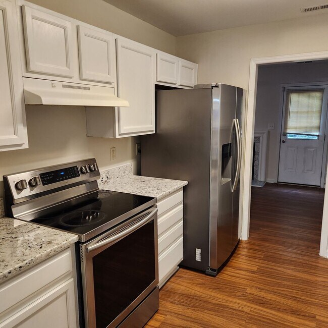 Building Photo - Townhome for Rent