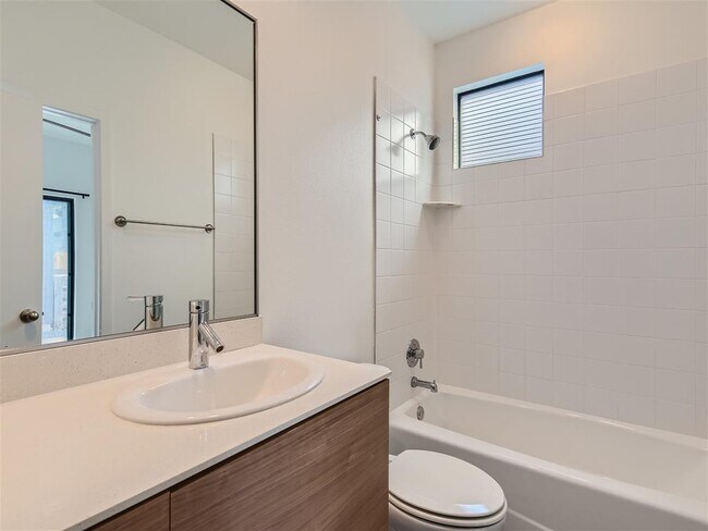 Foto del edificio - 3405 Charlotte Rose Drive
