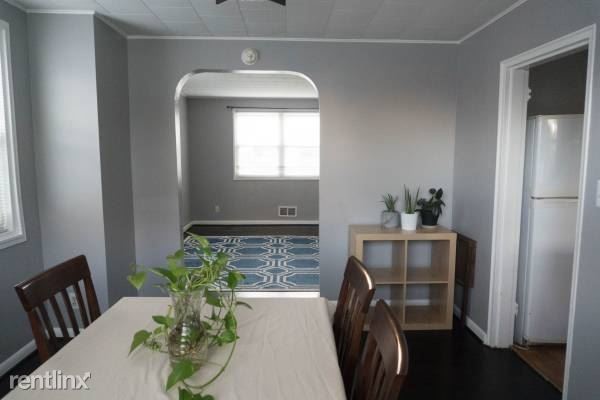 Foto del edificio - 421 Westshire Dr