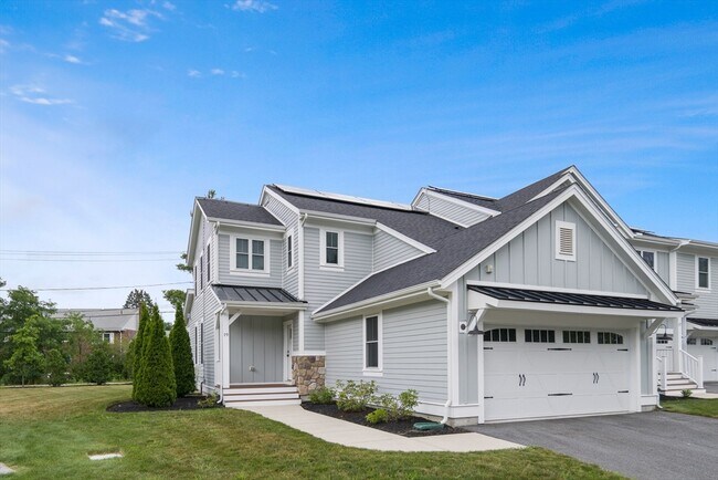 Foto del edificio - 19 Lily Pond Ln