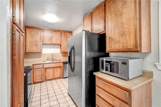 Building Photo - 8204 Klusman Ave