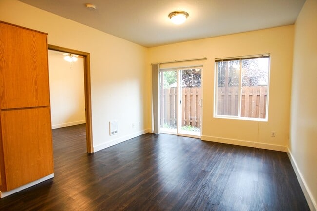 Photo - Modern & Bright 1 Bdr w/Open Floorplan, DW & Patio + Cat OK! Apartment