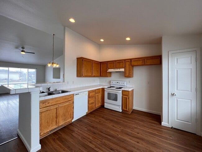 Building Photo - Beautiful 3 bedroom Fernley home