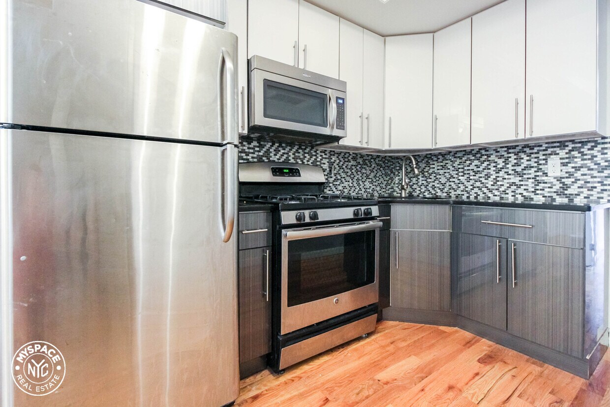 Primary Photo - 317 Harman St