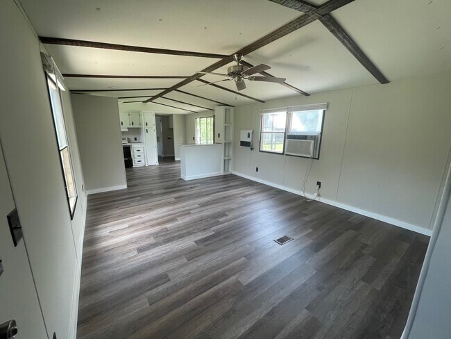 Building Photo - 800 Sportsman Dr