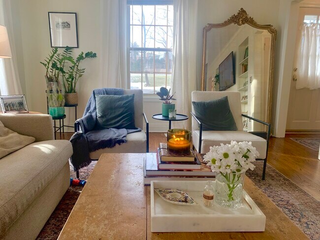 Foto del edificio - 1641 Ravine Ln
