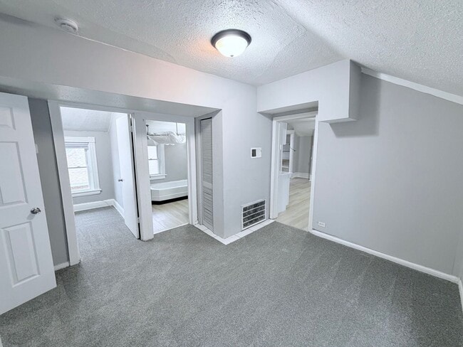 Building Photo - 169 Sherburne Ave