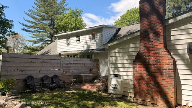 Building Photo - 629 NY-208