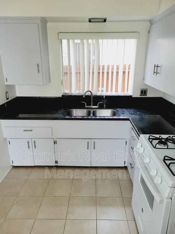 12426 Moorpark St Unit A, Los Angeles, CA 91604 Condo for Rent in Los