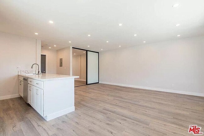 Foto del edificio - 3872 Bentley Ave