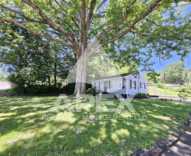 Foto del edificio - Craftsman Style 2 Bd 1- Ba Single Family Home with Bonus Rm and carport in North Knox!