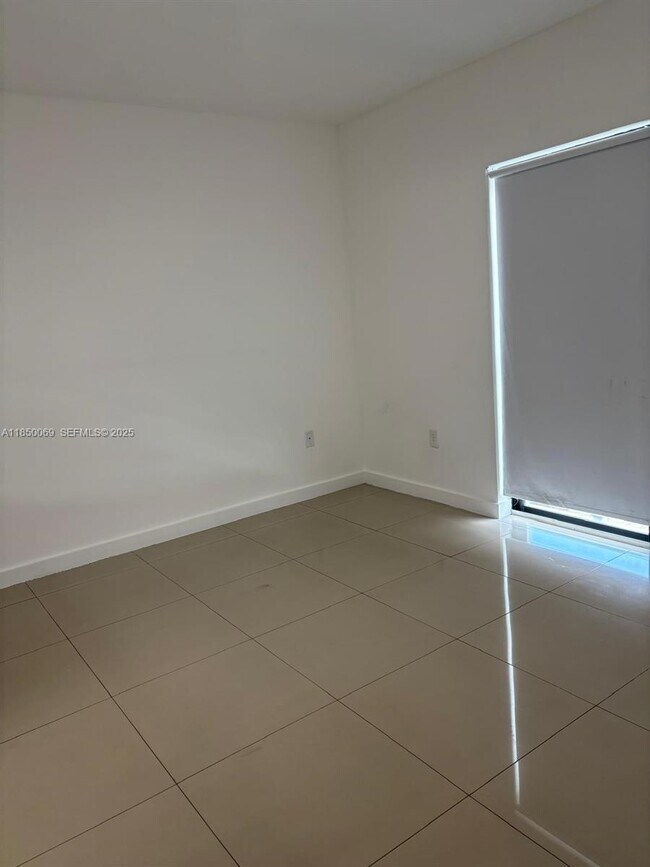 Foto del edificio - 423 E 27th St