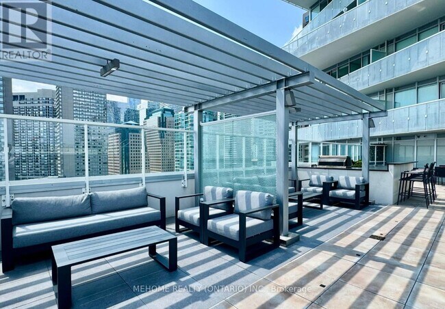Building Photo - 15-1115 Queens Quay E