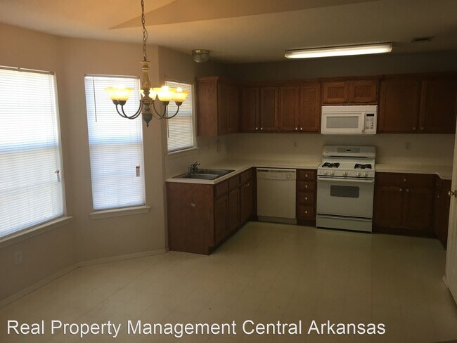 Building Photo - 1915 Pleasant Pointe Cir