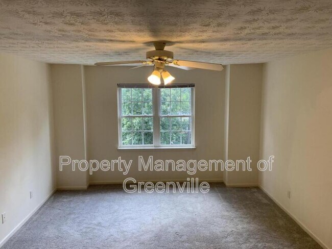 Foto del edificio - 207 Courtneybrook Trail