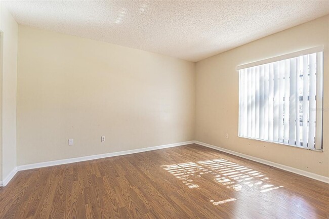 Foto del edificio - 13608 S Village Dr