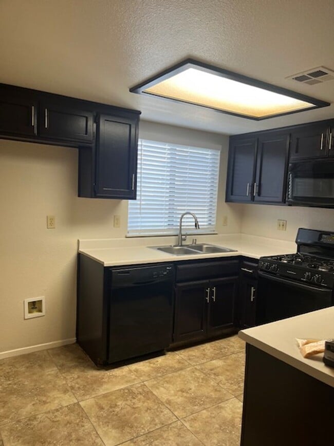 Building Photo - BC817-11