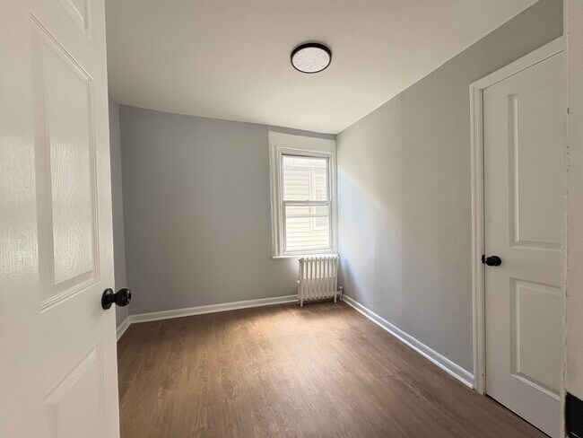 Foto del edificio - 448 Springdale Ave