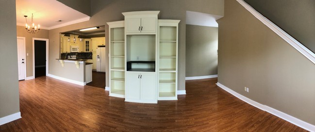 Panoramic view of 1st floor - 710 E Boyd Dr