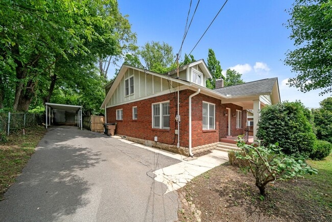 Building Photo - Charming 3BE/2BA cottage in a great location of Belmont-Hillsboro!