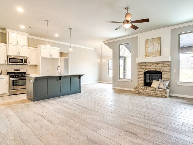 Building Photo - Modern Home in Edmond Schools - 4 bedrooms...