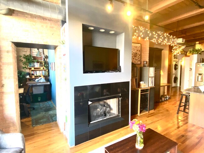 Foto del edificio - 1250 W Van Buren St