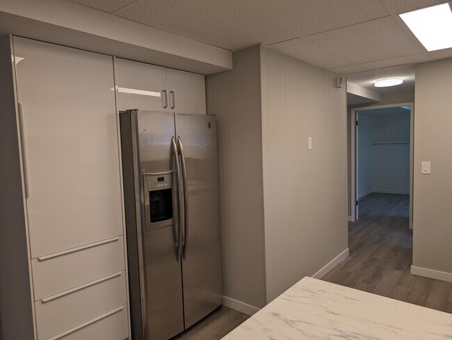 Photo du bâtiment - 45574 Lewis Ave