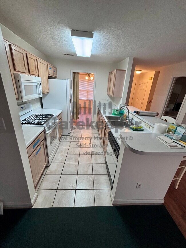 Foto del edificio - 644 N Fairfield Dr