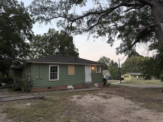 Building Photo - 519 Grand Ave