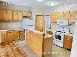 Building Photo - 717 Smith Ave S