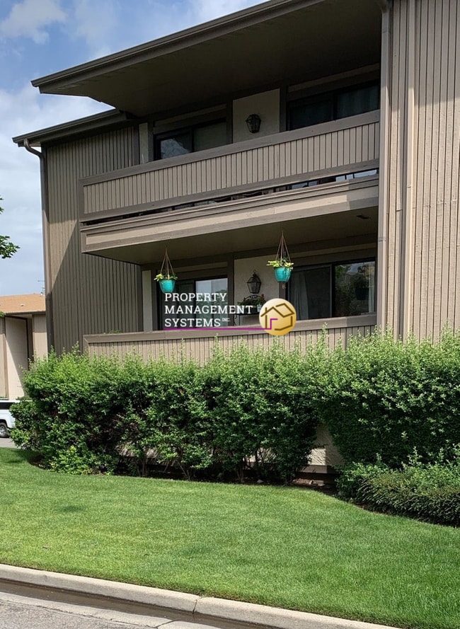 2 Bedroom Condo in Gated Midvale Community - 2 Bedroom Condo in Gated Midvale Community