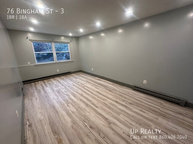 Building Photo - 76 Bingham St