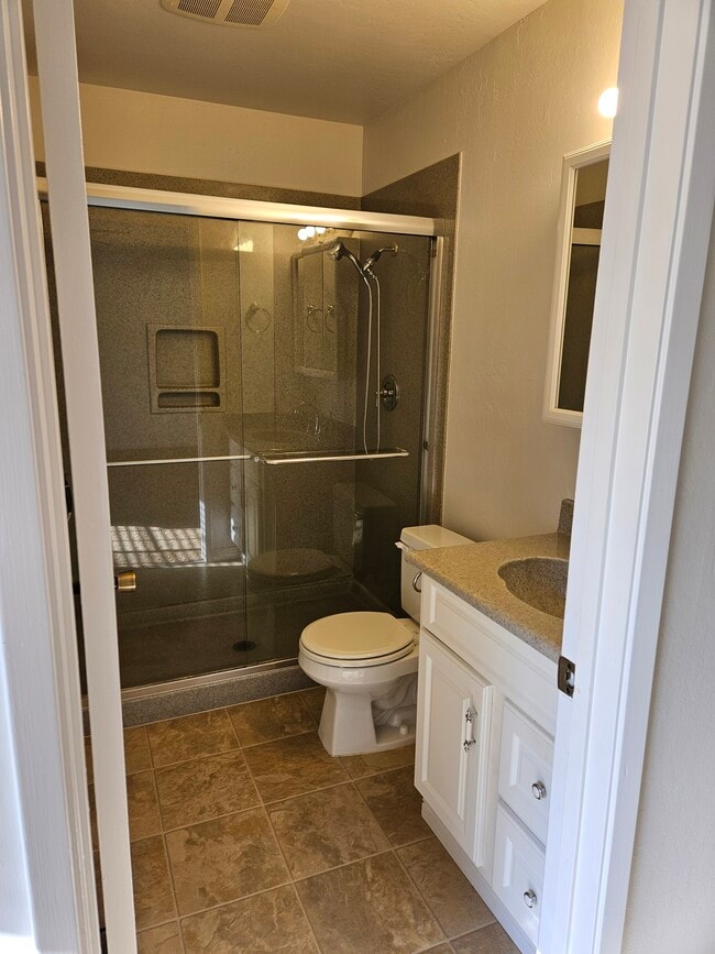 Master bath - 328 Burning Tree Dr