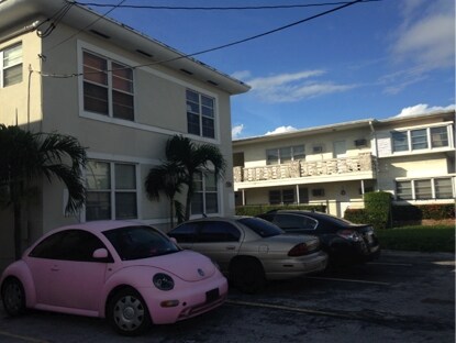 Primary Photo - 7530 Dickens Ave