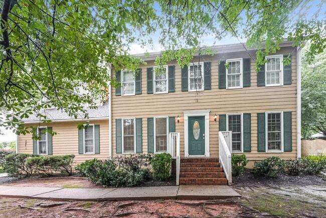 Building Photo - 2481 Meadowglen Trail