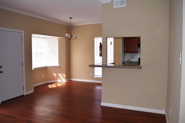 Foto del edificio - 14814 Perthshire Rd