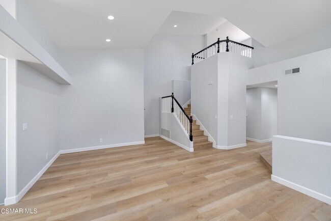 Building Photo - 4774 Rhapsody Dr