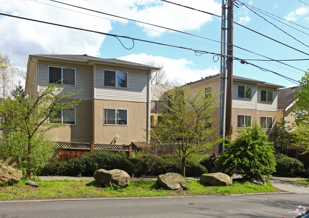 Primary Photo - Mountlake Apartments