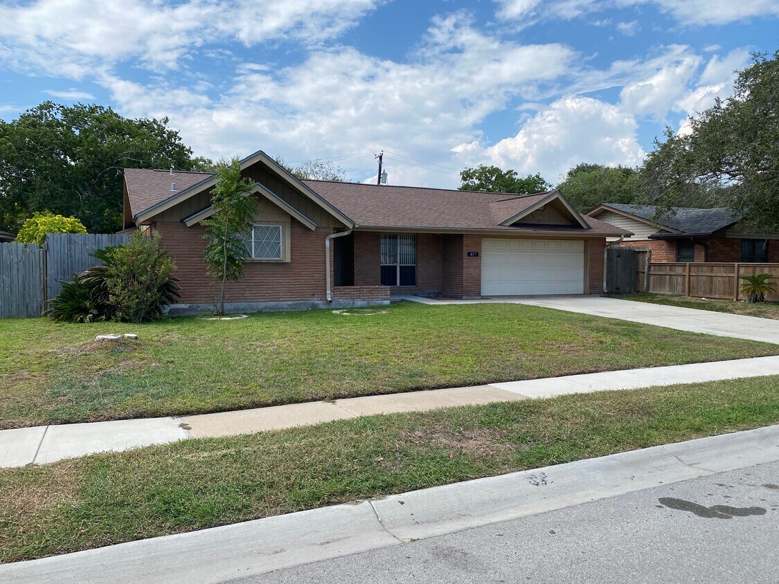 Foto principal - 857 Belmeade Dr