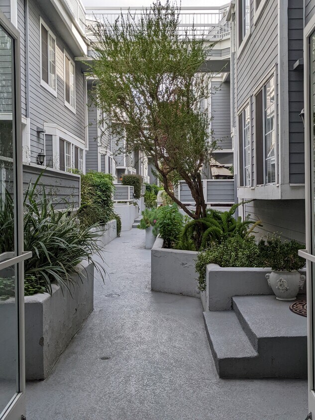 outside entrance - 1097 Blanche St
