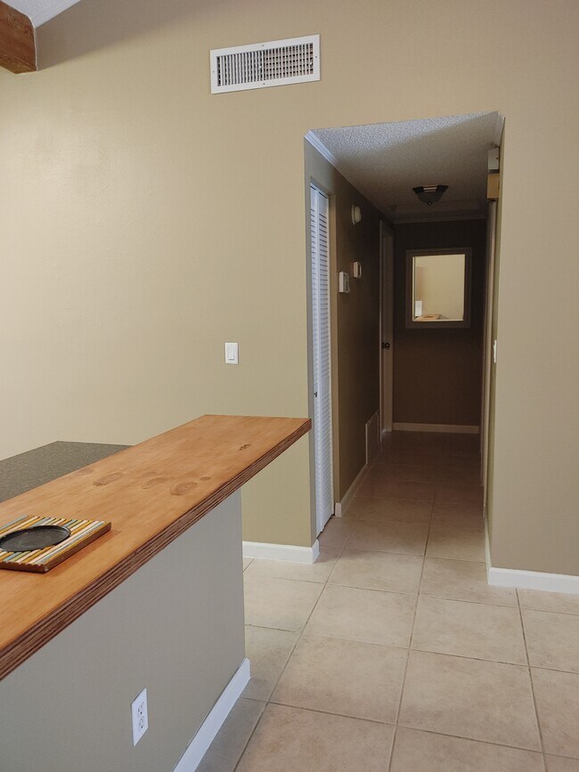 Foto del edificio - 2809 Cedaridge Dr