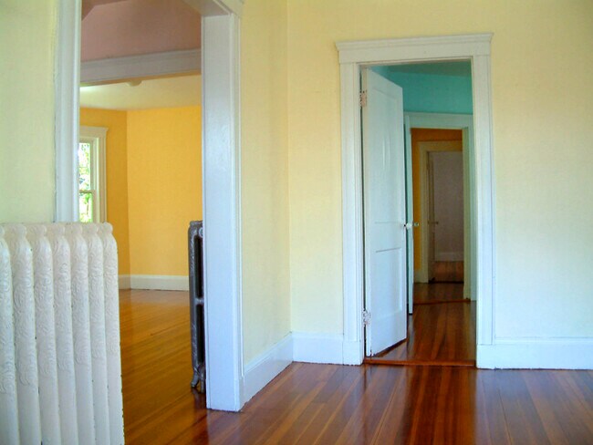 Living Room to Back 1 - 625 South St