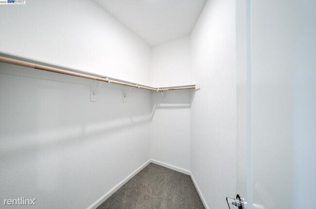 Foto del edificio - 1 br, 1 bath House - 5782 Sterling St